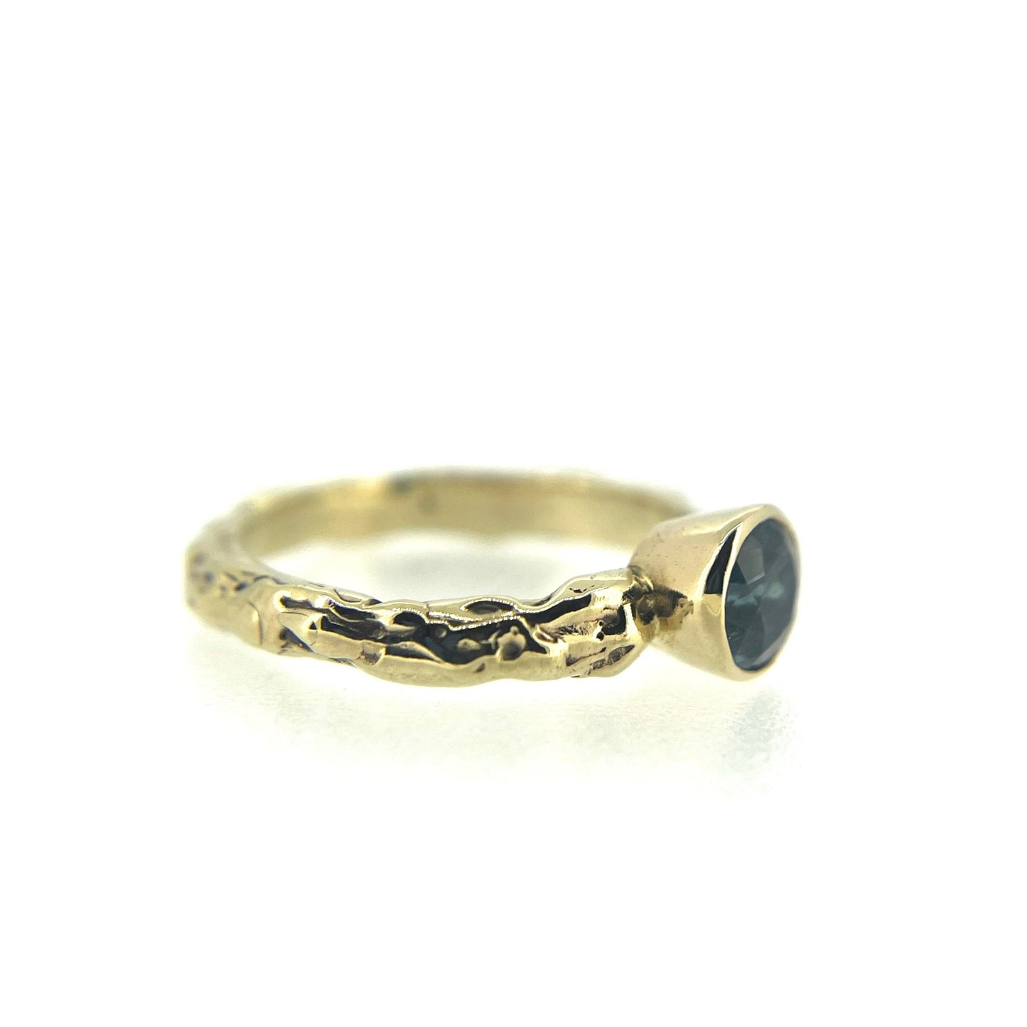 Montana Sapphire Gold Engagement Ring - Emily Lisbeth Jewellery