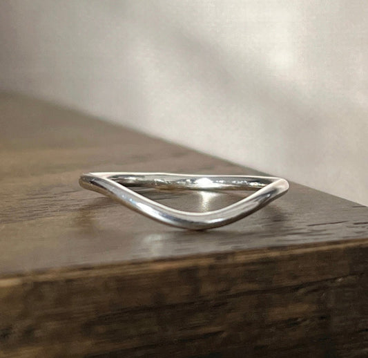 1.5mm Gold Curved Wishbone Wedding Ring - Emily Lisbeth Jewellery