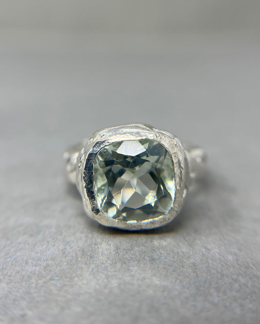 Pale Green Quartz Molten Ring