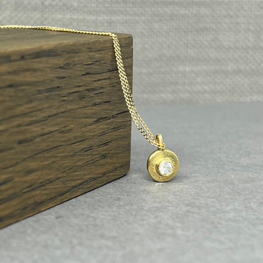 18ct Gold Diamond Pebble Pendant