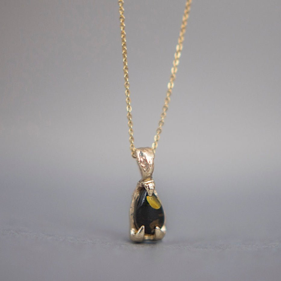 9ct Gold Molten Amber Necklace - Emily Lisbeth Jewellery