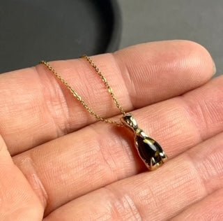 9ct Gold Molten Amber Necklace - Emily Lisbeth Jewellery