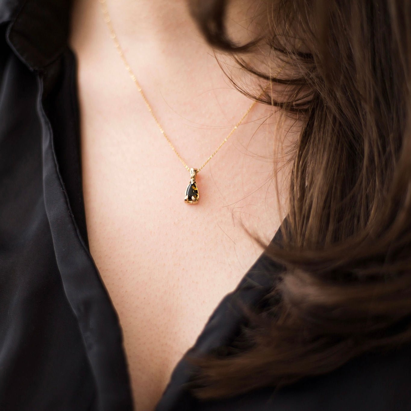 9ct Gold Molten Amber Necklace - Emily Lisbeth Jewellery