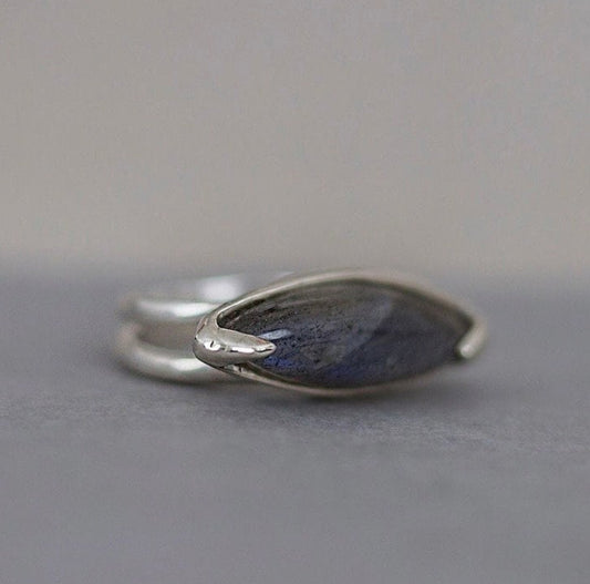 Marquise Silver and Labradorite Ring / Sterling Silver