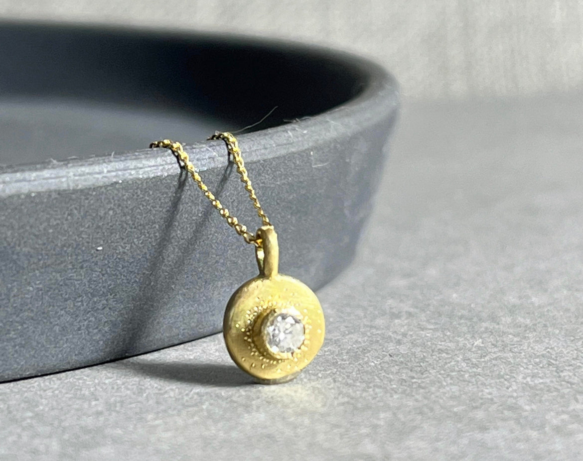 18ct Gold Diamond Pebble Pendant