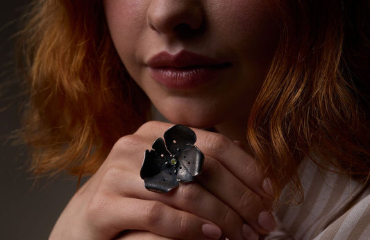 Large Peony Flower Ring Size O / Sterling Silver and Peridot - Emily Lisbeth Jewellery