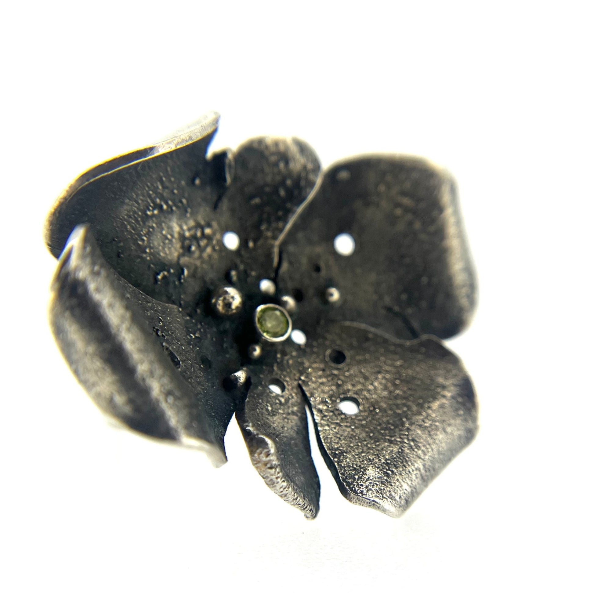 Large Peony Flower Ring Size O / Sterling Silver and Peridot - Emily Lisbeth Jewellery