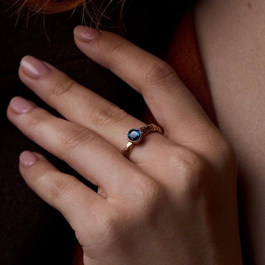 Teal Montana Sapphire Gold Engagement Ring - Emily Lisbeth Jewellery