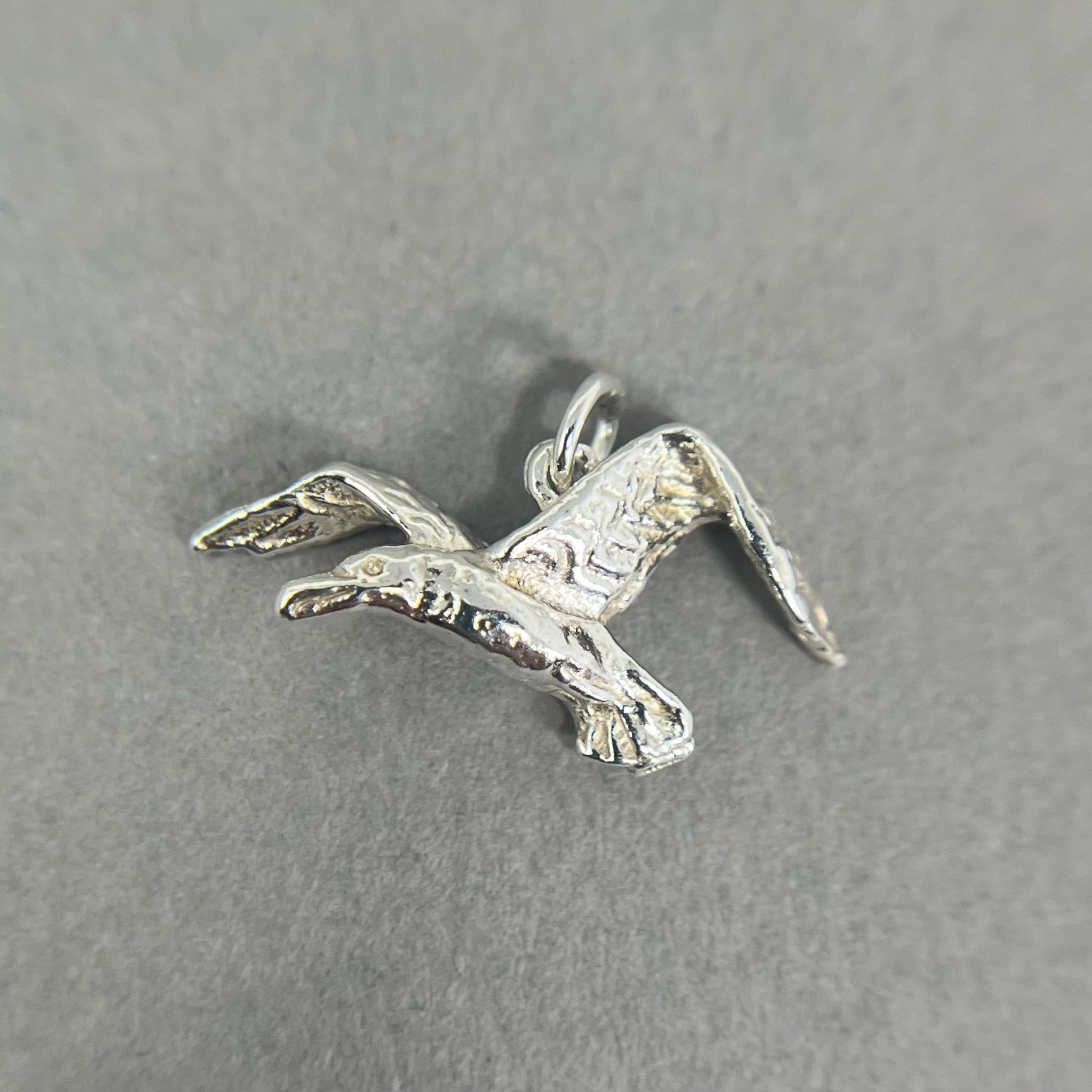 Vintage 1960's Silver Bird Charm - Emily Lisbeth Jewellery